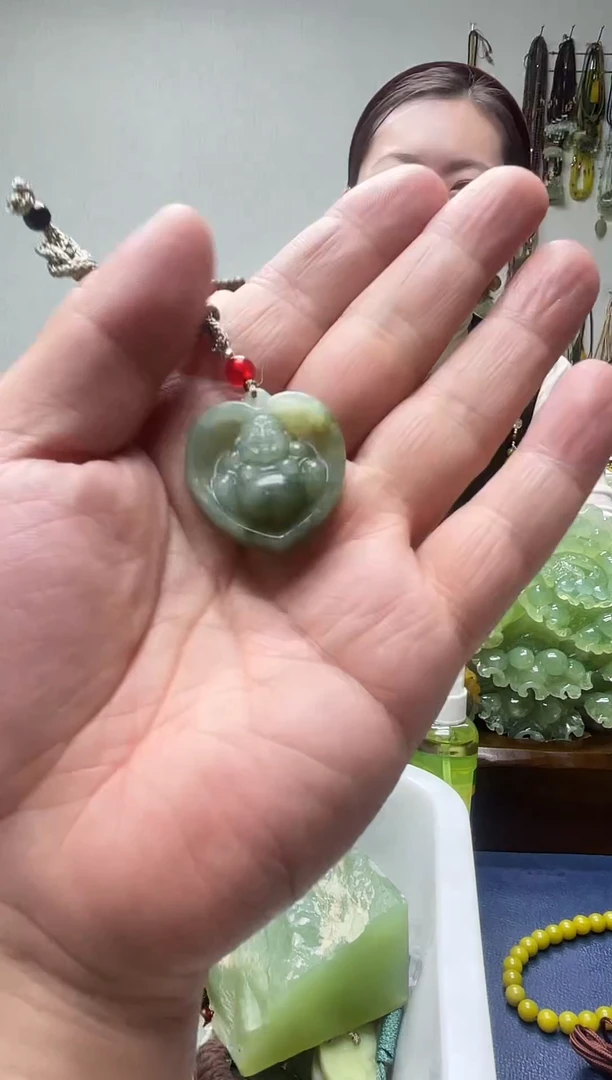 未镶嵌岫玉颈饰·