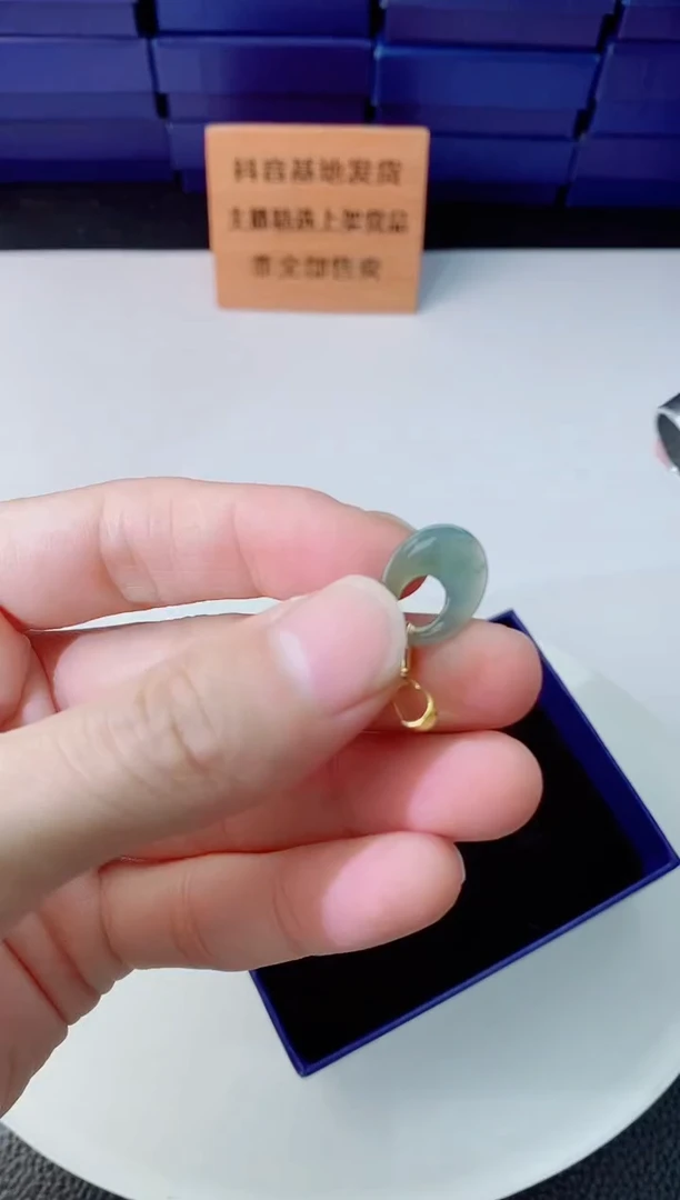翡翠未镶嵌颈饰1111111