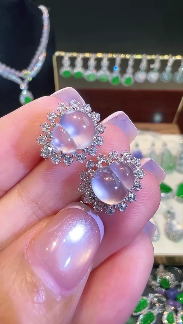 18K金镶嵌翡翠耳饰翡翠