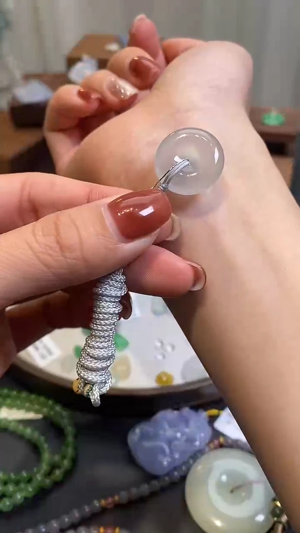 【闪购商品】翡翠颈饰未镶嵌平安扣