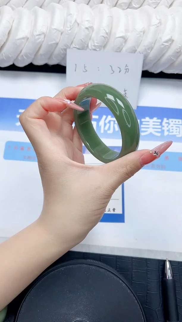 石英质玉手镯未镶嵌4-53.3