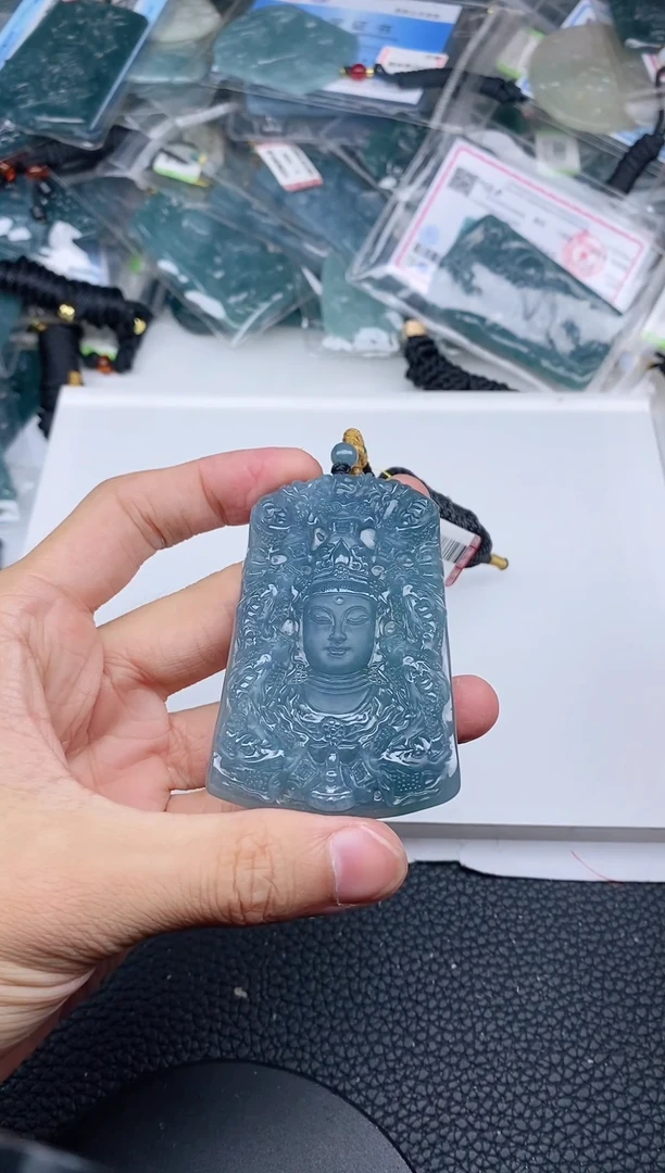 颈饰未镶嵌翡翠