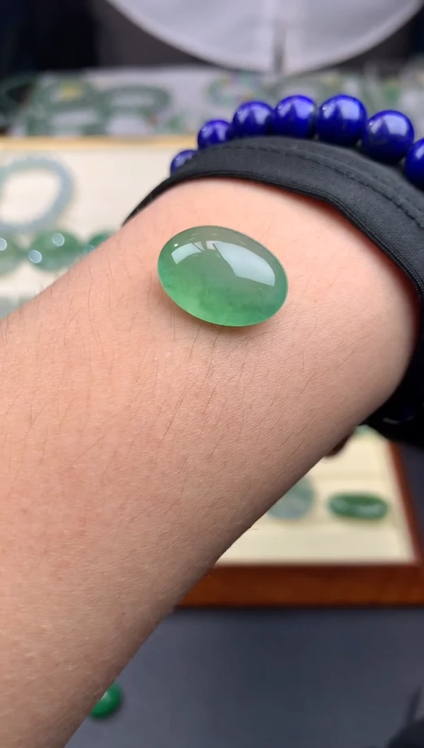 未镶嵌定制翡翠被****暖天然翡翠蛋面