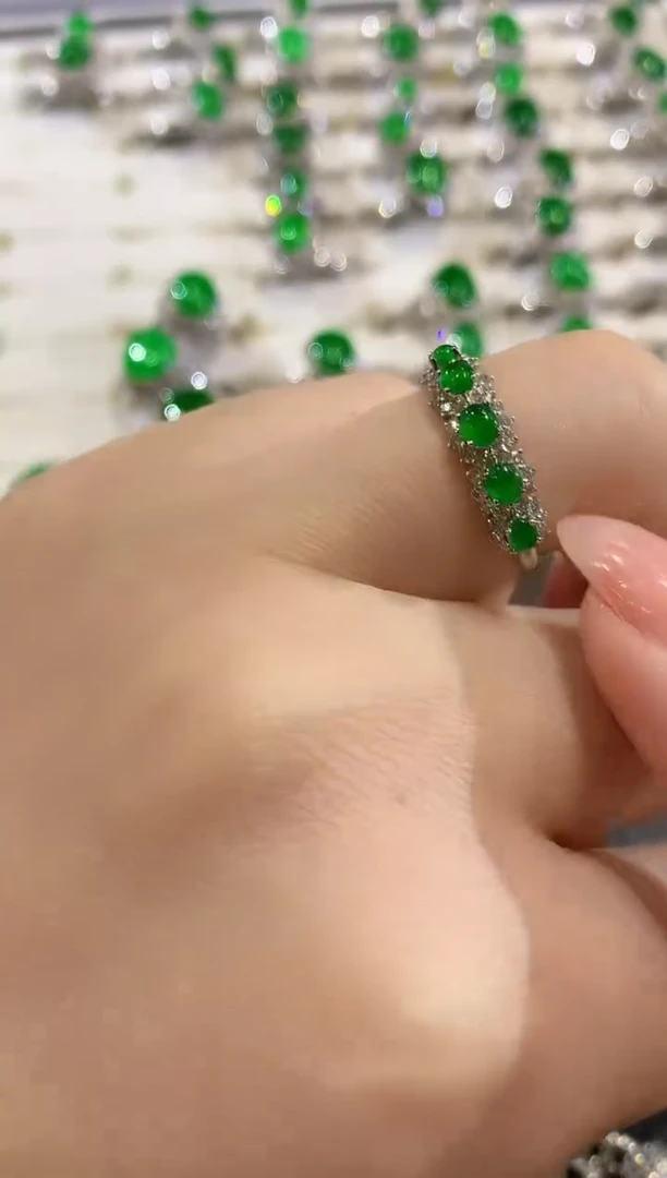 18K金镶嵌戒指翡翠A190