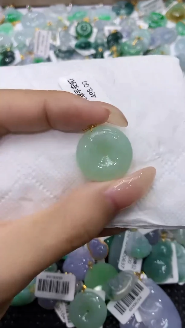 颈饰18K金镶嵌翡翠111111111111