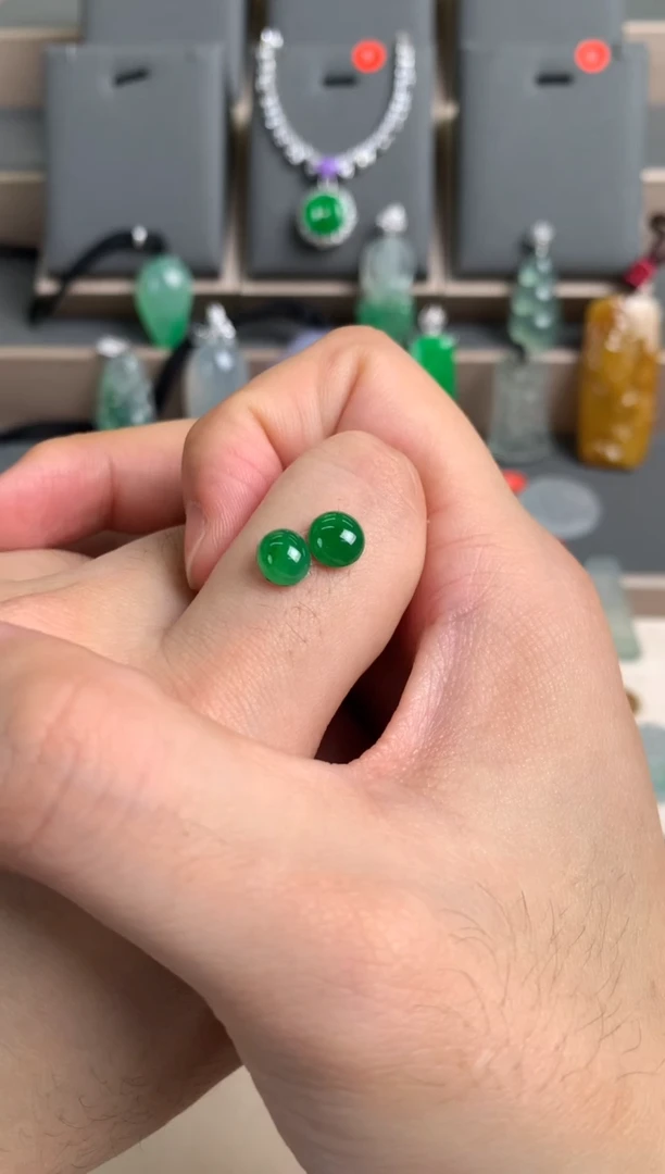 未镶嵌定制翡翠裸玉