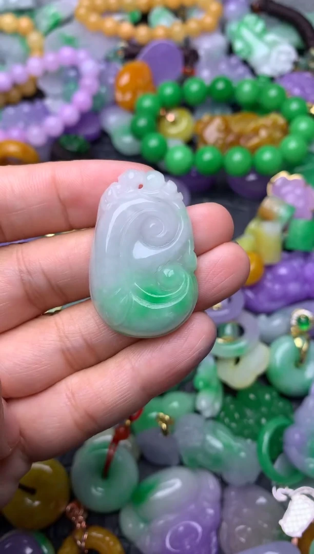 颈饰未镶嵌翡翠缅甸翡翠吊坠