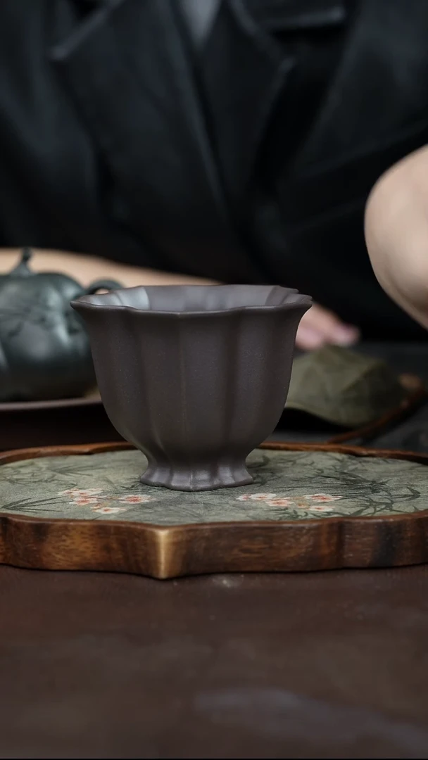 九隐茶器青灰紫花瓣杯