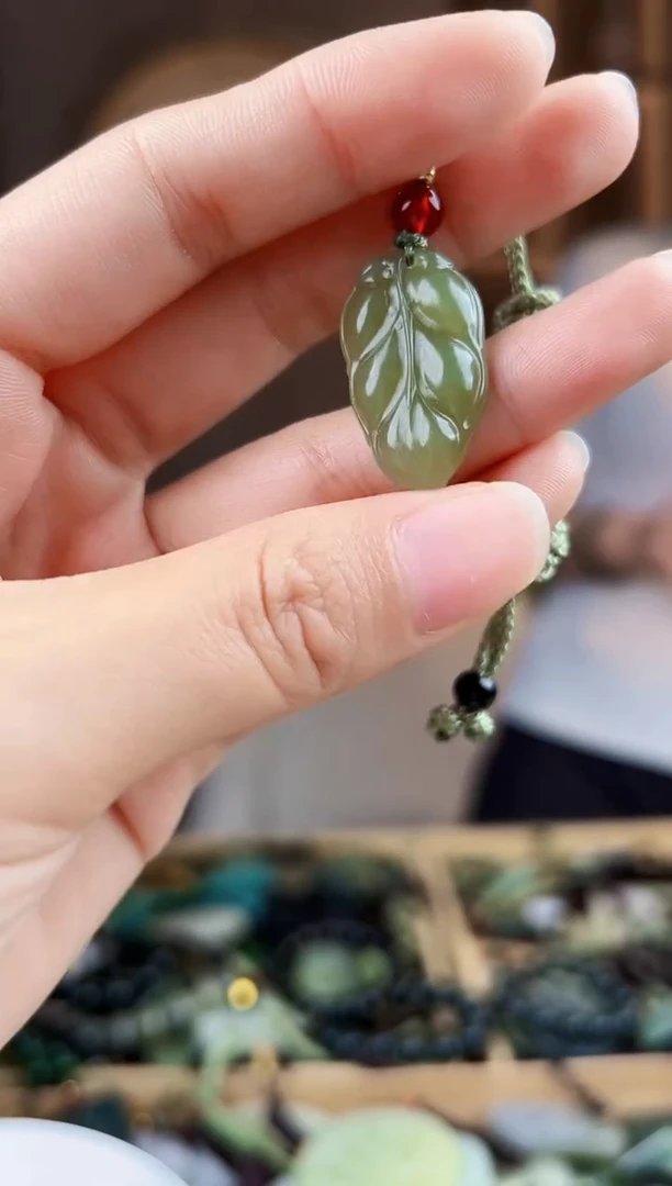 颈饰未镶嵌和田玉拍一发一，多样性发货