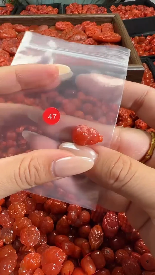 颈饰未镶嵌南红玛瑙1