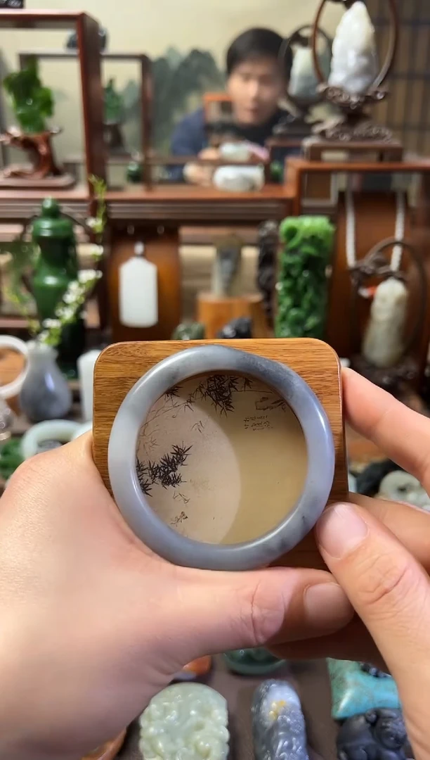 【闪购商品】和田玉手镯未镶嵌.