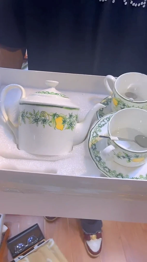 杯鸿辉家品牌瓷器，京东包邮！
