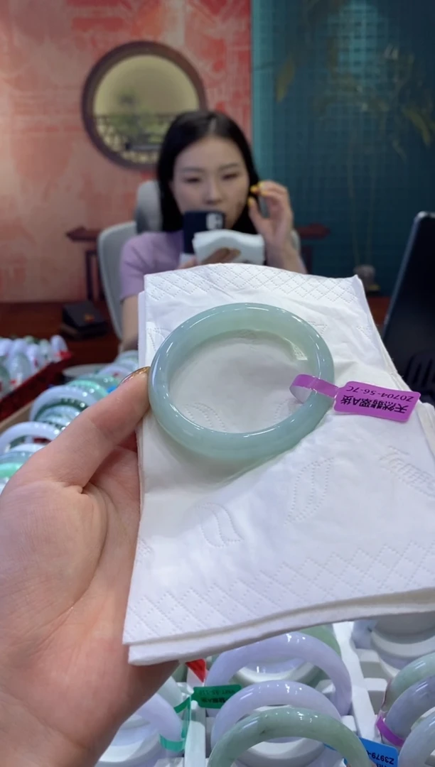 翡翠手镯未镶嵌多人08872