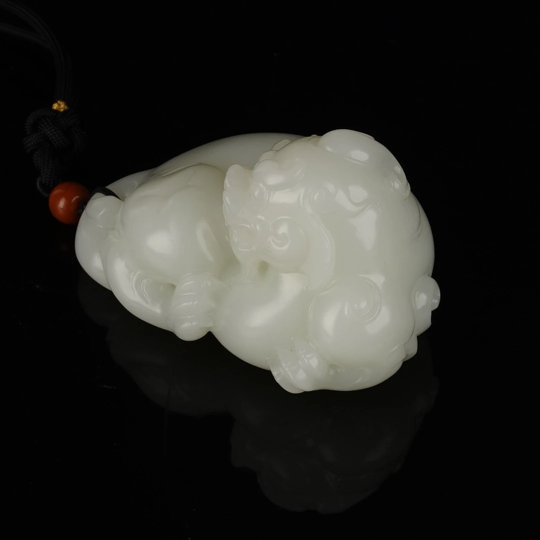 XR11788二十世纪和田玉瑞兽貔貅把件