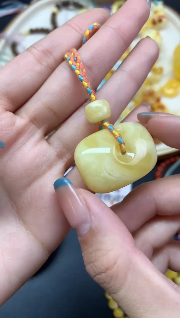 【闪购商品】蜜蜡裸石未镶嵌吊坠A407|699