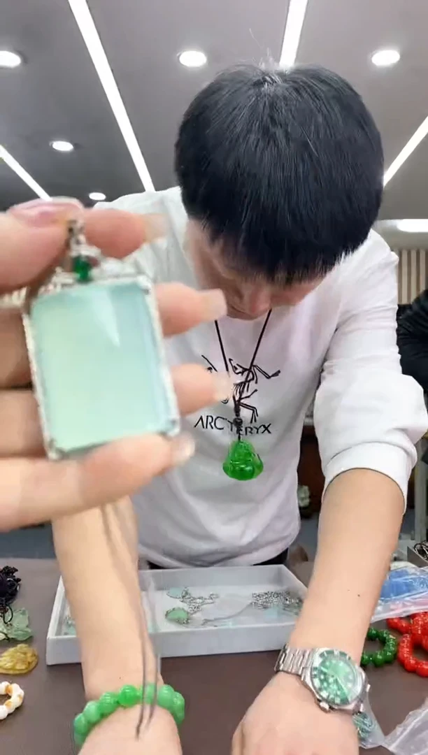 【闪购商品】岫玉吊坠未镶嵌多样式发货随机发一