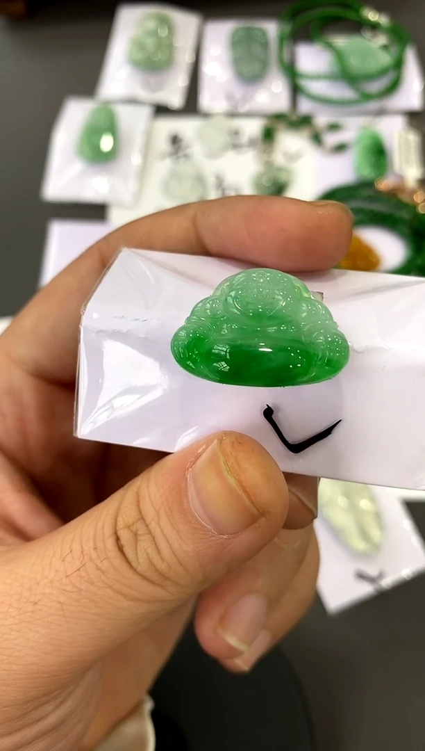 【闪购商品】定制翡翠未镶嵌佛公