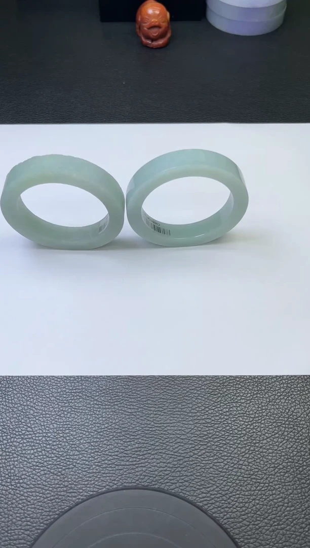 定制翡翠手镯未镶嵌不退不换