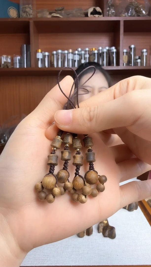 沉香沉香碎屑奇楠沉香原材料创意挂件一个