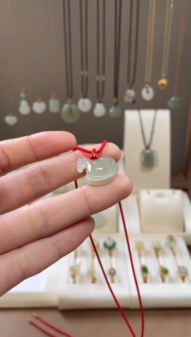 颈饰未镶嵌和田玉和田玉吊坠