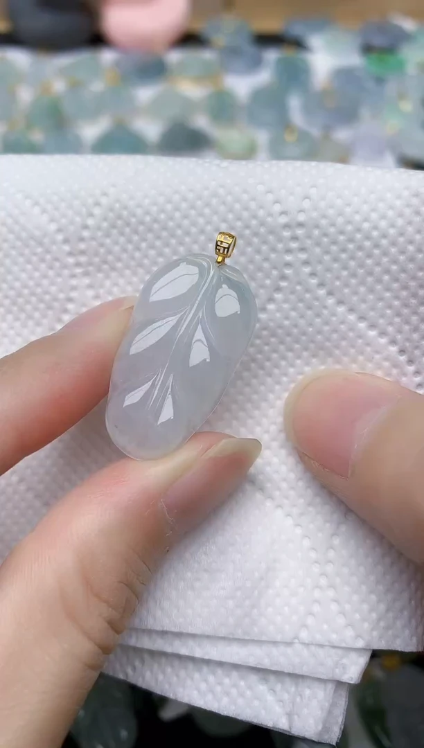 翡翠18K金镶嵌颈饰天然A货翡翠