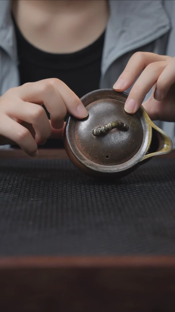 嵩州瓷九孔柴烧精工作品021