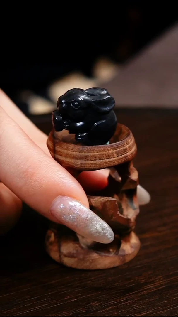 颈饰未镶嵌和田玉青花兔子