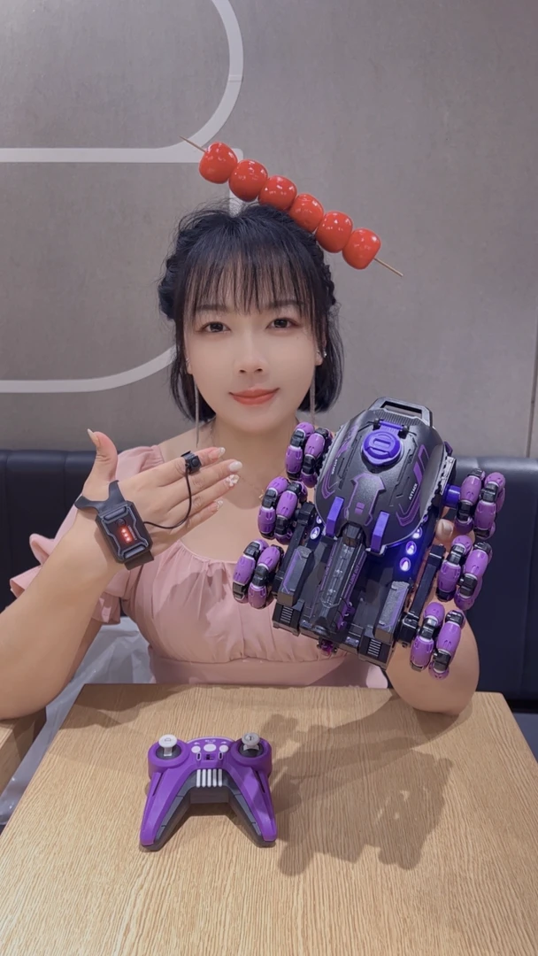 【主播推荐】创意玩具六轮变形遥控汽车玩具手势感应变形漂移