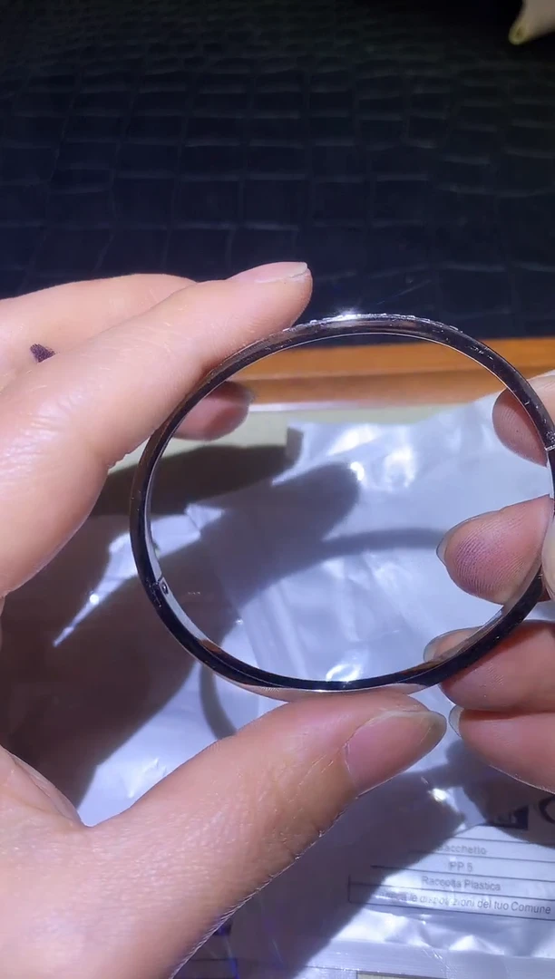 手镯多样性发其一aj5134