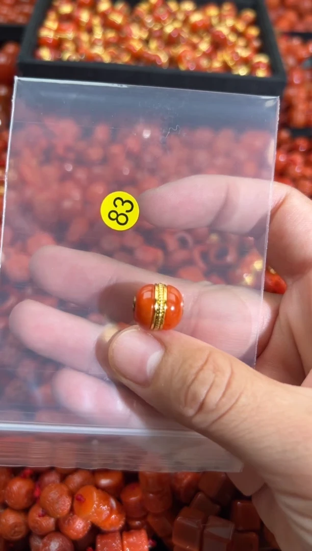 南红玛瑙未镶嵌颈饰1