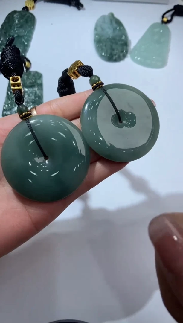 【闪购商品】翡翠挂件未镶嵌2206559/苏/平安扣多样性一件发