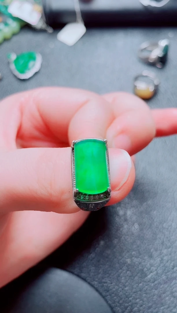 银S925镶嵌戒指翡翠1111