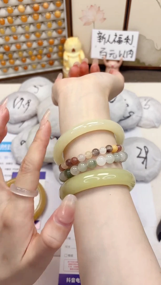 石英质玉手镯未镶嵌68-奶青美人条-圈口57