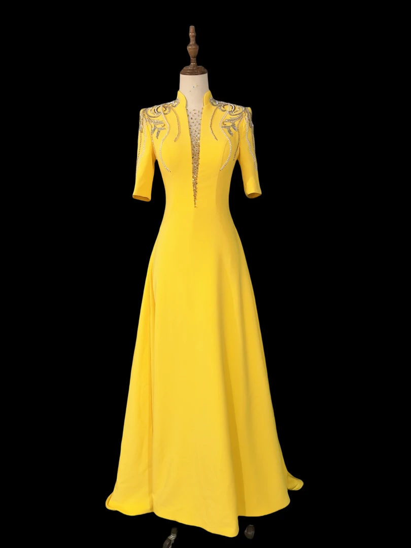 明黄短袖国风主持艺考大气中国风礼服