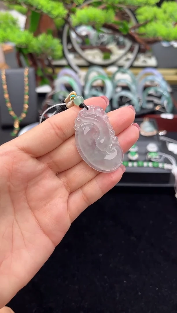 颈饰未镶嵌翡翠吊坠