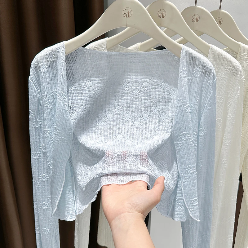2025新款蓝色蕾丝开衫上衣女夏季爆款洋气钩花镂空短外套宽松外搭