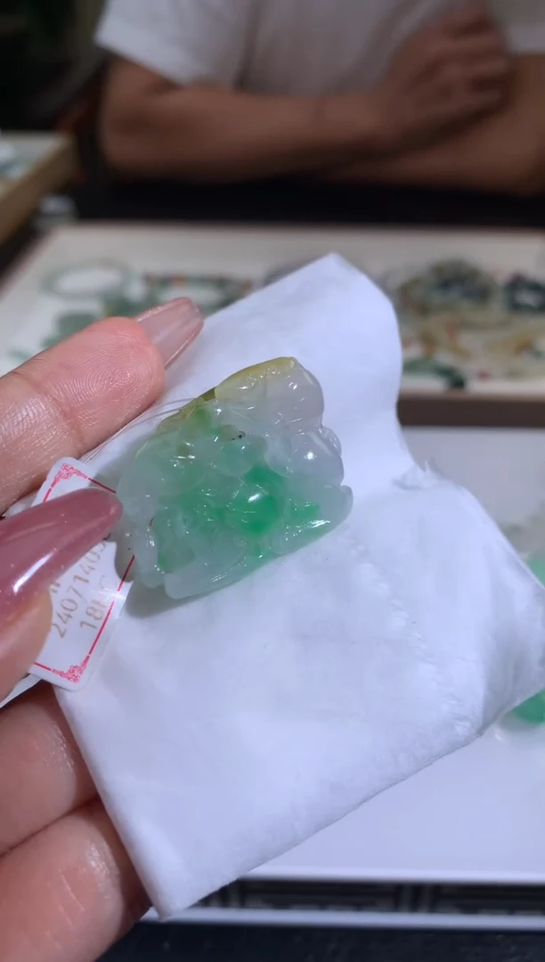 未镶嵌定制翡翠?*果翡翠