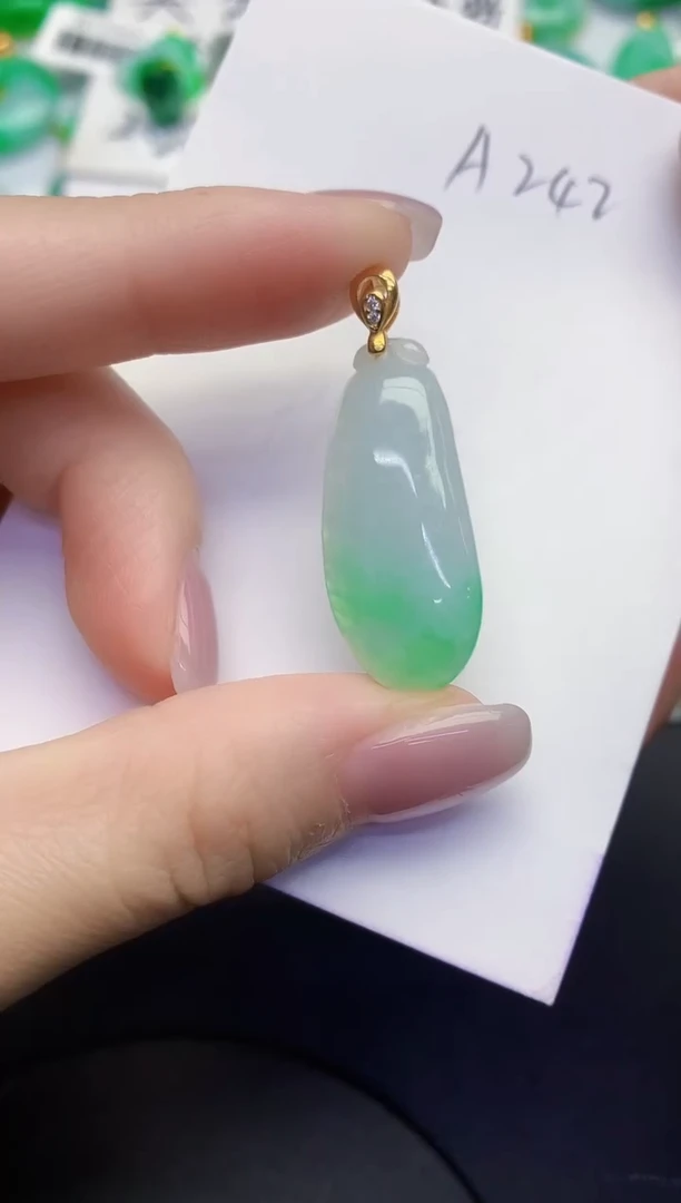 颈饰未镶嵌翡翠缅甸天然翡翠A货