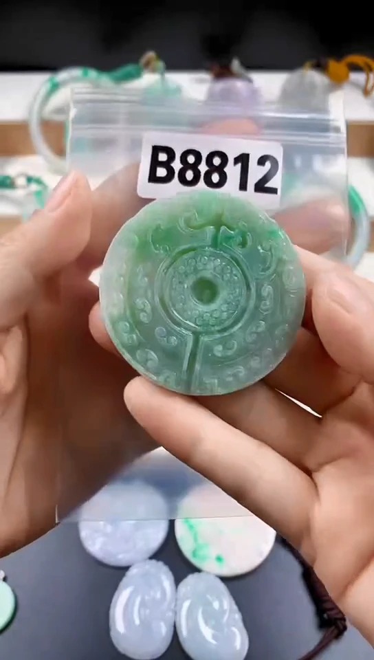 颈饰未镶嵌翡翠天然翡翠吊坠挂件