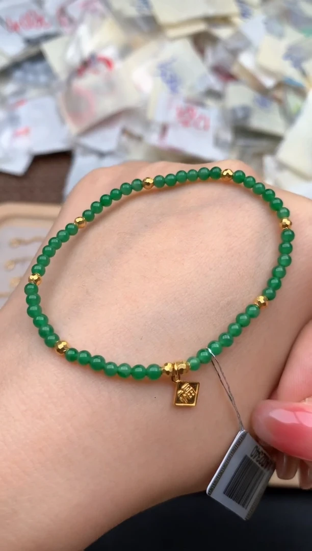 18K金镶嵌挂件翡翠1