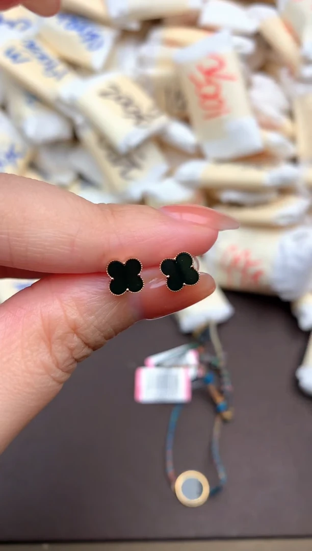 18K金镶嵌挂件翡翠多样性发货（发一对）
