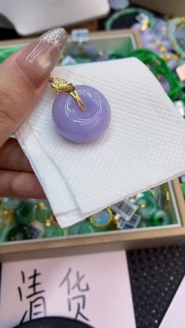 颈饰未镶嵌翡翠1