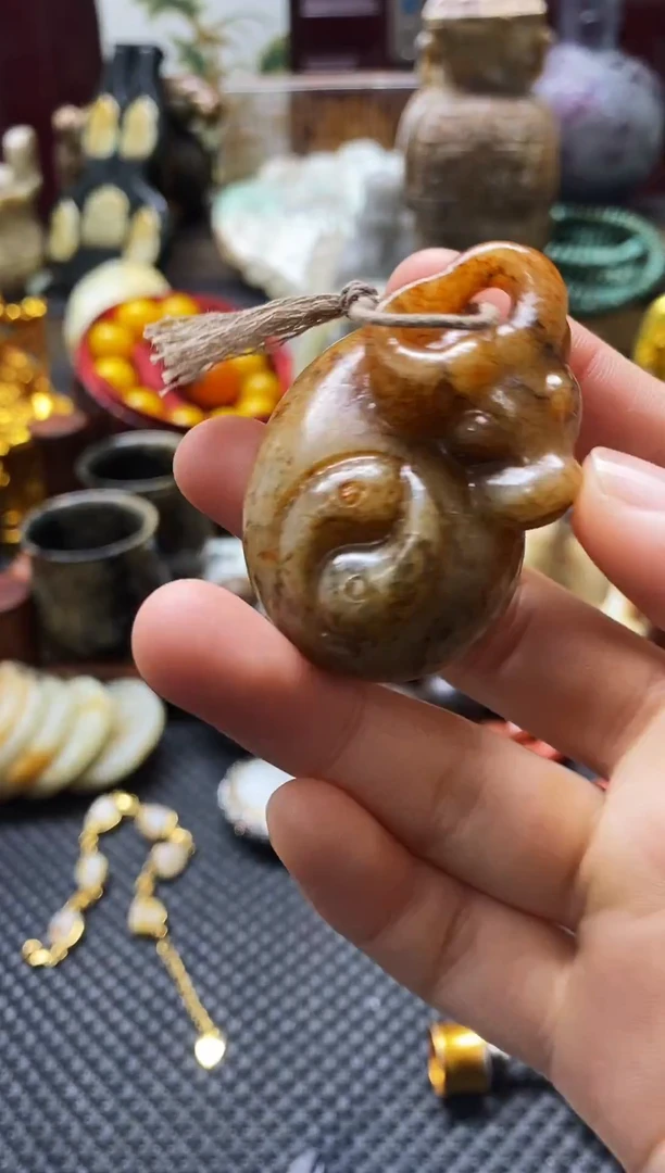 未镶嵌和田玉挂件牛