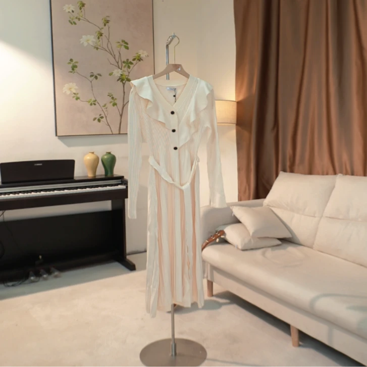 G030 荷叶边V领长款针织连衣裙女 731A46