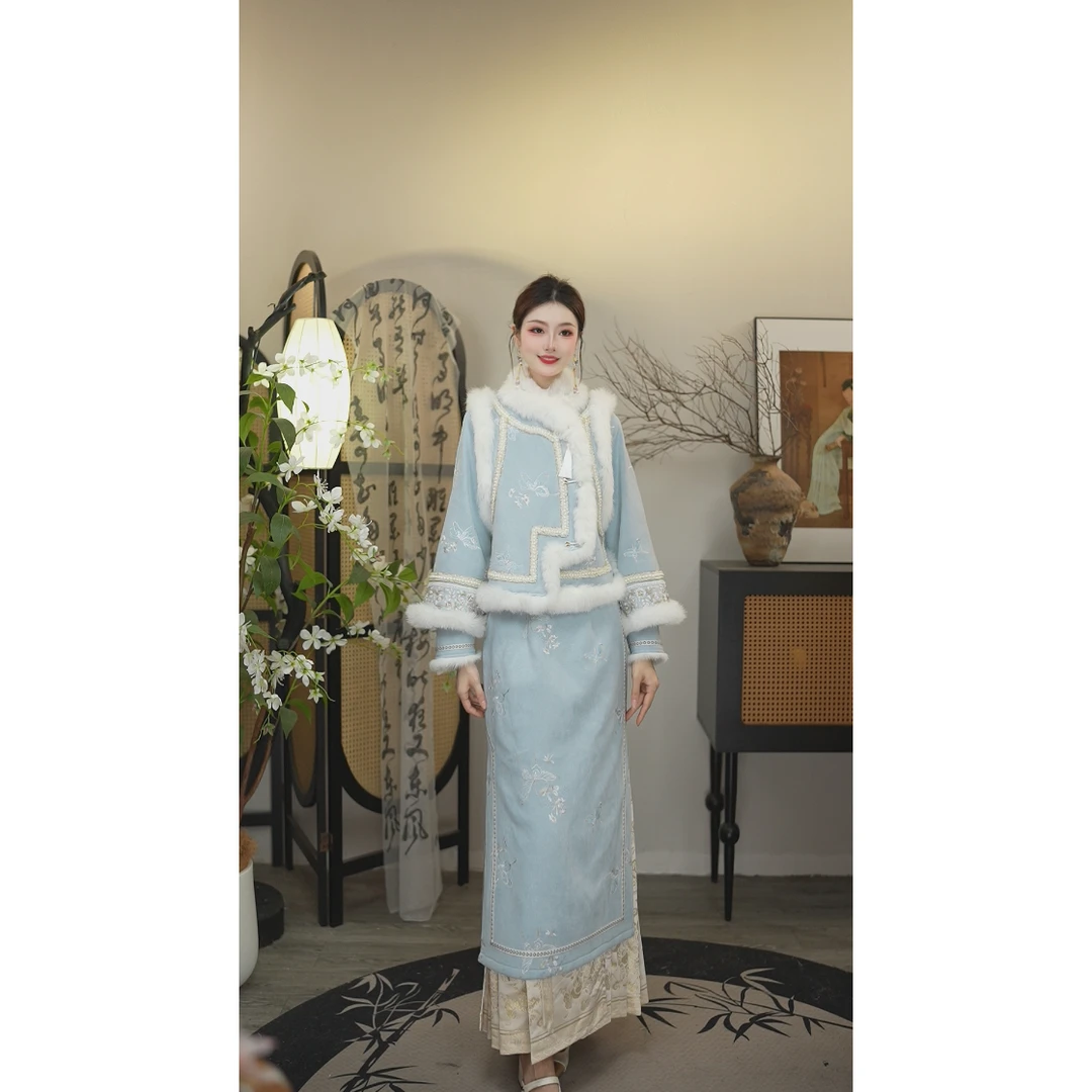 夏维莲新中式女装冬款浅蓝旗袍搭马甲穿出与众不同套装（5929+5939