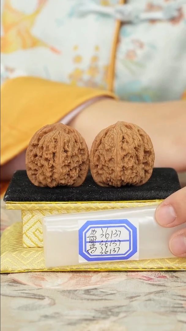 【闪购商品】文玩核桃把件原产地南将石