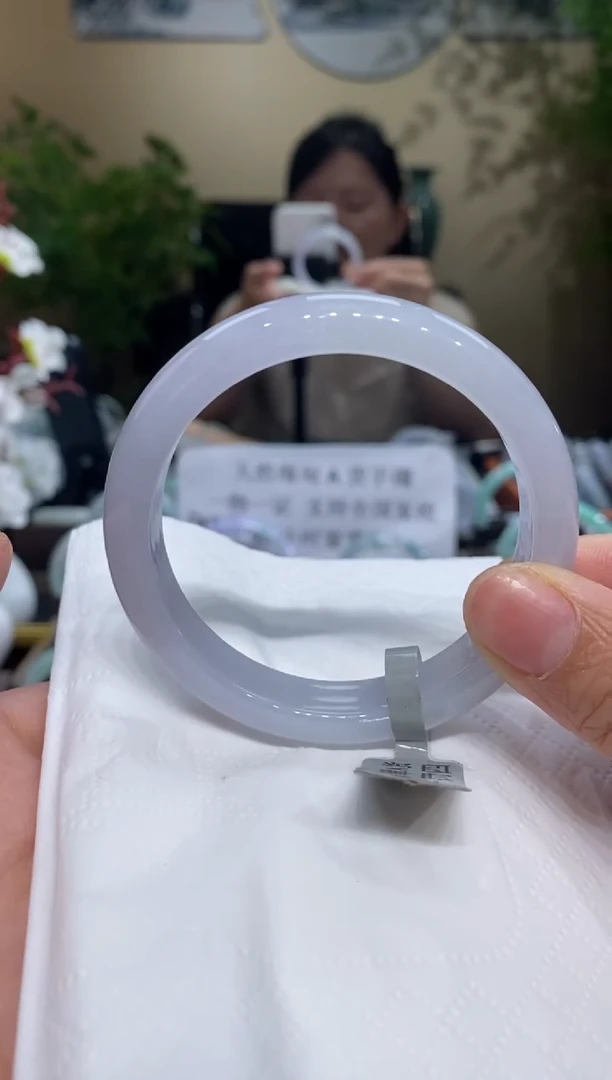 翡翠手镯未镶嵌翡翠手镯