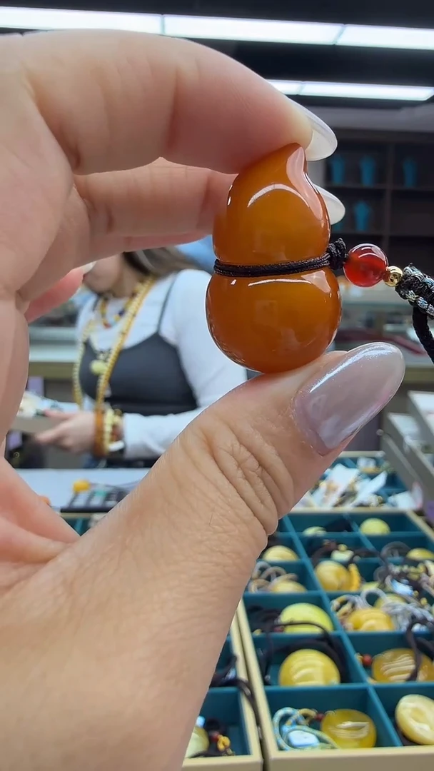 琥珀颈饰未镶嵌88秒拍号 假一罚三