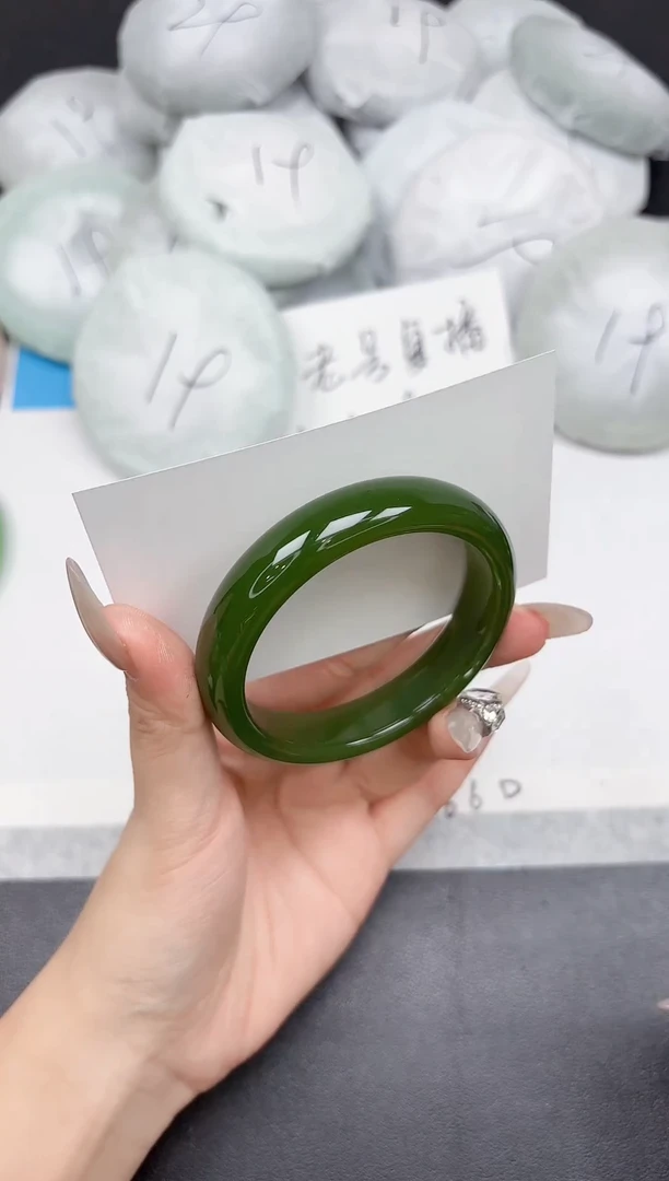 未镶嵌手镯石英质玉358-56-57