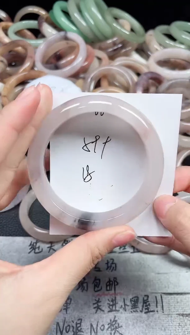 未镶嵌手镯石英质玉68